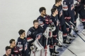 die amerikanische Nationalmannschaft bei der Nationalhymne nach dem Spiel U.S.A. - Deutschland (1:2) bei der Eishockey-WM 2017 in Köln